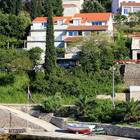 By The Sea Medvinjak, - 4439 * Korcula Town